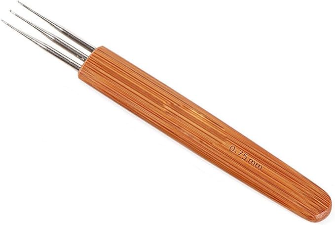 SENRISE Dreadlock Crochet Needle, Weaving Crochet Hook for Hair, with Wooden Handle, for Fixing Braids (Three Heads 0.75 mm)