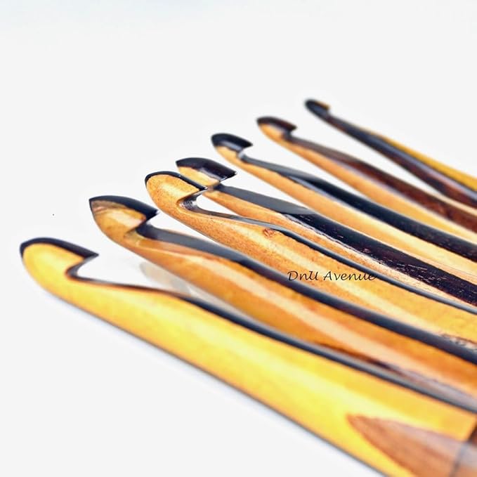 DnU Avenue Crochet Hooks for Arthritic Hands, Multi Color Wooden Ergonomic Crochet Hooks Set of 7 Size 4MM to 10MM | Sustainable Rosewood, Neemwood, Sheesham Wood | for Crochet Lovers
