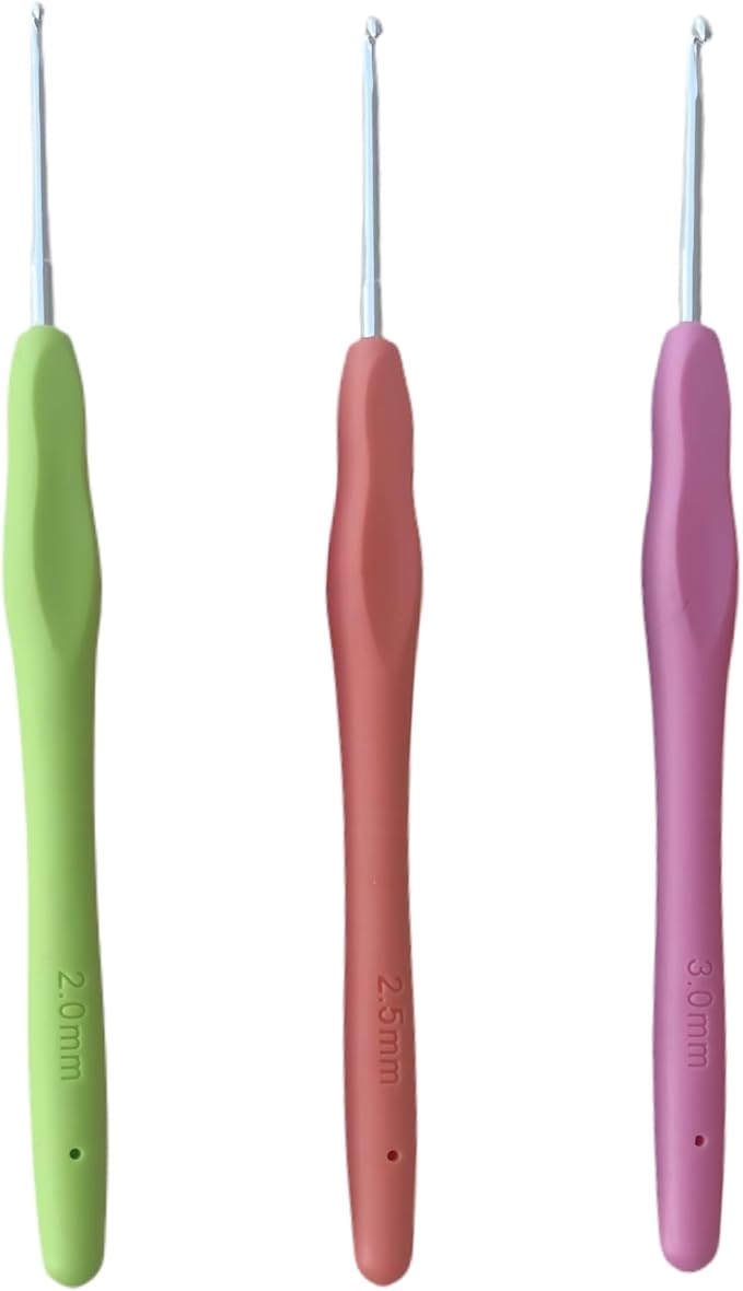 ZCLGOOD 3PCS 2mm/2.5mm/3mm Ergonomic Crochet Hooks Set, Soft Rubber Handle Aluminum Knitting Needles, Professional Yarn Craft Tools for Beginners Adults DIY Projects