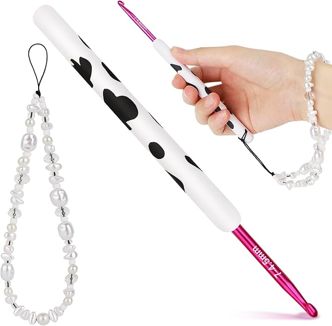 Katech Ergonomic Crochet Hook, Aluminum Soft Grip Crochet Hooks for Beginners and Arthritic Hands, Soft Clay Crochet Needle with Cow Motif and Bead Chain-Ideal Gift for Crocheter (4.5mm)