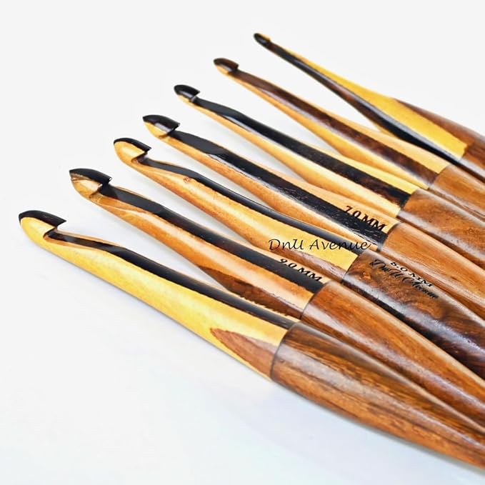 DnU Avenue Crochet Hooks for Arthritic Hands, Multi Color Wooden Ergonomic Crochet Hooks Set of 7 Size 4MM to 10MM | Sustainable Rosewood, Neemwood, Sheesham Wood | for Crochet Lovers