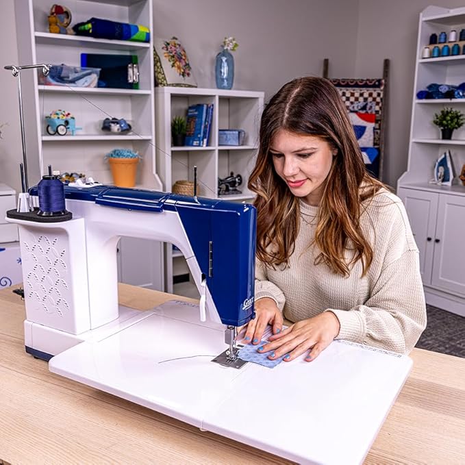 Little Rebel Sewing and Quilting Machine with Built-in Stitch Regulation (Little Rebel)