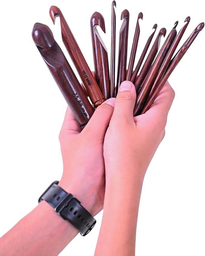 ArtsyCraftIn™ - Rosewood Jumbo Wooden Crochet Hooks Handmade 15 Sizes (Set 3.5 mm to 25 mm), Ergonomic Hooks for Arthritic Hands Yarn Craft,Knitting & Crocheting Needles | Only Crochets Hooks