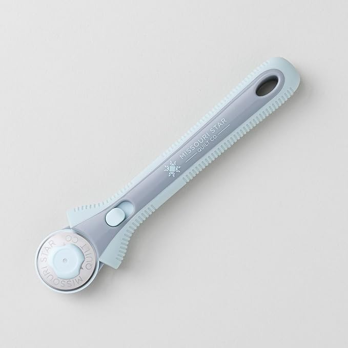 Missouri Start Rotary Cutter, 28mm Blade, Rolling Cutter Tool for Quilt Appliques and Cutting Fabrics, Essential Quilting and Sewing Supplies for DIY Craft Projects