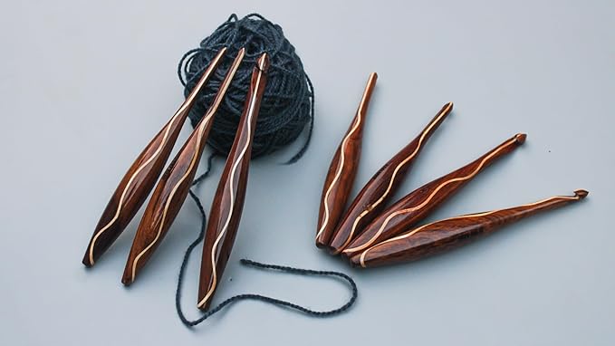 Wooden Crochet Hooks, (Set of 7) Ergonomic Crochet Hook for Arthritic Hands, Smooth and Comfortable Grip for Knitting Yarn