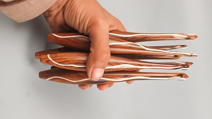 Wooden Crochet Hooks, (Set of 7) Ergonomic Crochet Hook for Arthritic Hands, Smooth and Comfortable Grip for Knitting Yarn