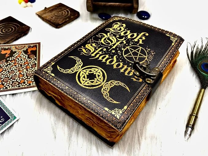 Blank Spell Book of Shadows Journal Grimoire Journal Witchcraft Supplies Witch Spell for Men & Women 200 Pages with Lock Clasp Vintage Handmade Deckle Edge Paper, Leather Sketchbook, Drawing Journal,