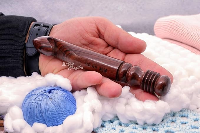 ArtsyCraftIn™ - Sizes of 3 Crochet Hooks Set, 15 mm, 20mm & 25 mm, Ergonomic Crochets Hook for Arthritic Hands, Knitting & Crocheting Needles - Extra Long Crochet Hook (Set of 3 Jumbo Crochet Hooks)
