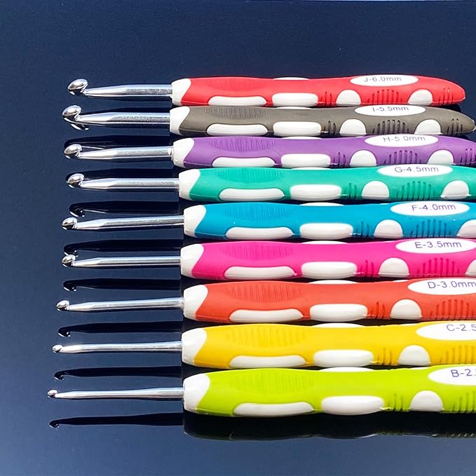 Ergonomic Crochet Hooks Set,Silicone Crochet Hook Knititng Needles for Arthritic Hands Premium Soft Grip Crochet Handles for Crocheting Yarn Craft Projects(2.0mm-6mm,Colourful)