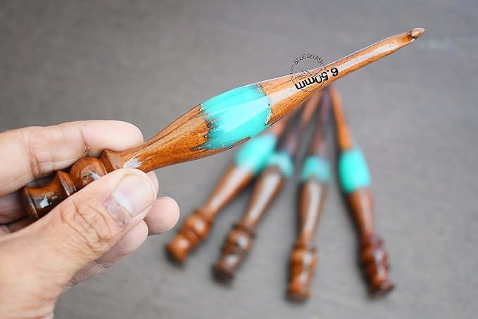Blue Dutch Arts Wooden & Resin Crochet Hooks Set of 5 with Size:-4.5mm, 5mm, 5.5mm 6mm, 6.5mm | Ergonomic Yarn crochetting and Knitting Needles or Hook for Arthritic Hands & Soft Grip. (Peacock Blue)