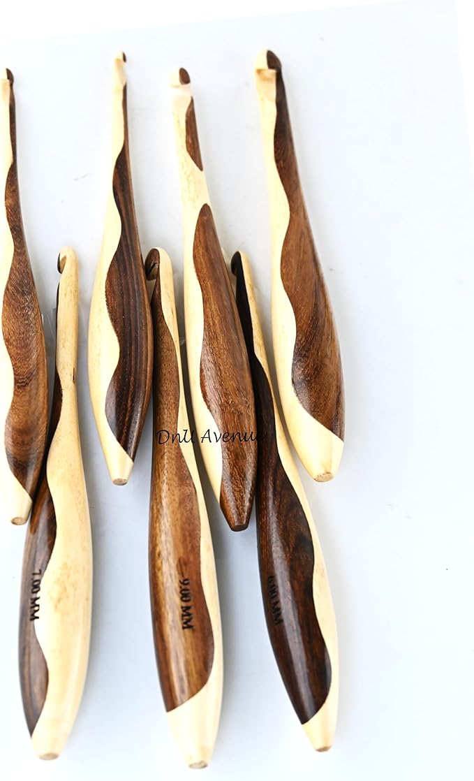 DnU Avenue Jumbo Wooden Crochet Hooks – Handcrafted Large Crochet Hook Set for Chunky Yarn, Bulky Projects, Knitting & Crafting | Premium Ergonomic Tools for Smooth and Comfortable Stitching
