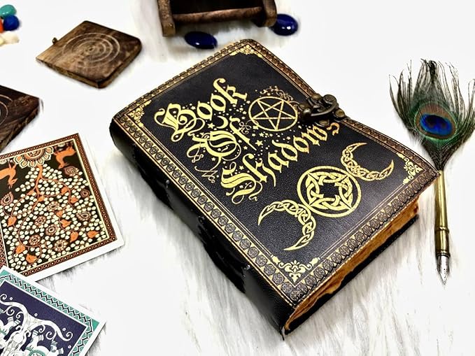 Blank Spell Book of Shadows Journal Grimoire Journal Witchcraft Supplies Witch Spell for Men & Women 200 Pages with Lock Clasp Vintage Handmade Deckle Edge Paper, Leather Sketchbook, Drawing Journal,