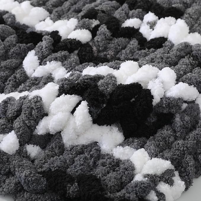 Chunky Yarn for Hand Knitting, No7 Thick Yarn, 250Grams 32Yards, Pack of 4, Perfect for Knitters and Crafters (Panda)
