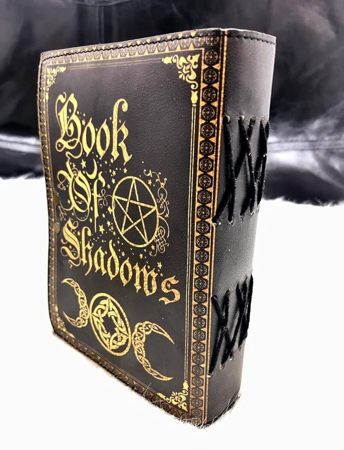 Blank Spell Book of Shadows Journal Grimoire Journal Witchcraft Supplies Witch Spell for Men & Women 200 Pages with Lock Clasp Vintage Handmade Deckle Edge Paper, Leather Sketchbook, Drawing Journal,