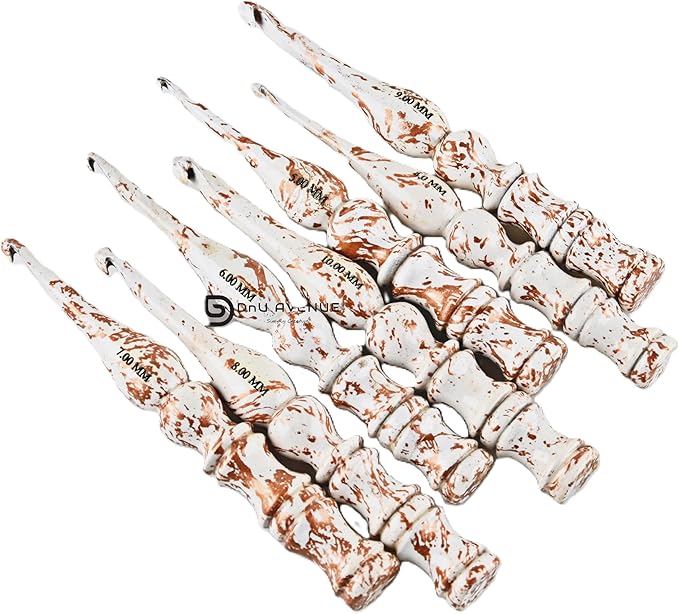 DnU Avenue Ergonomic Crochet Hook Set – 7 Handmade Wooden Crochet Hooks with Comfortable Grip – Multi-Size Kit for Beginners & Experts – Ideal for Arthritic Hands, DIY Crafts & Gifting