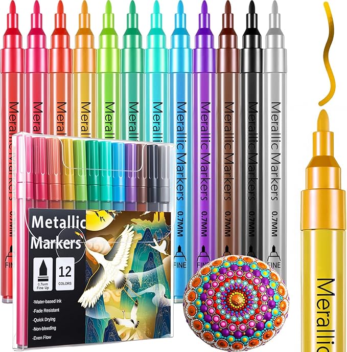1 Set Metallic Paint Markers Acrylic Metallic Pens Set of 12 Colors Glitter Pens 0.7 mm Extra Fine Tip Scrapbooking Coloring Black Paper Rock Painting Holiday Card Making DIY Crafts