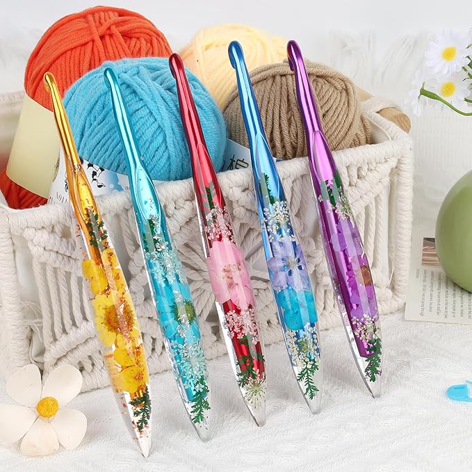 Coopay Large Crochet Hooks, 5 PCS Crochet Hook Set with Case (6mm, 7mm, 8mm, 9mm, 10mm), Floral Resin Grips - Beautiful & Ergonomic, Great for Crocheting Blankets, Dolls, Shawls, Hats, Scarves (J-N)