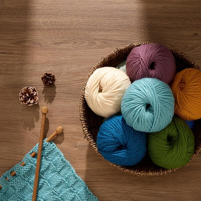 100% Merino Wool Yarn 3-Ply Luxurious and Soft Yarn for Hand Knitting & Crocheting (Grass Green,3Balls)