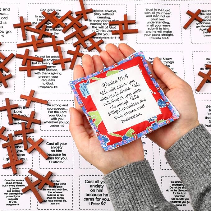 Pocket Prayer Quilt Panel Squares with Small Wooden Crosses Mini Scripture Pocket Prayer Quilt for Friend Family Religious Spiritual Gift Easter Reward Gift(Scripture,Brown)