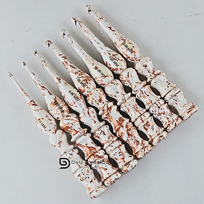 DnU Avenue Ergonomic Crochet Hook Set – 7 Handmade Wooden Crochet Hooks with Comfortable Grip – Multi-Size Kit for Beginners & Experts – Ideal for Arthritic Hands, DIY Crafts & Gifting