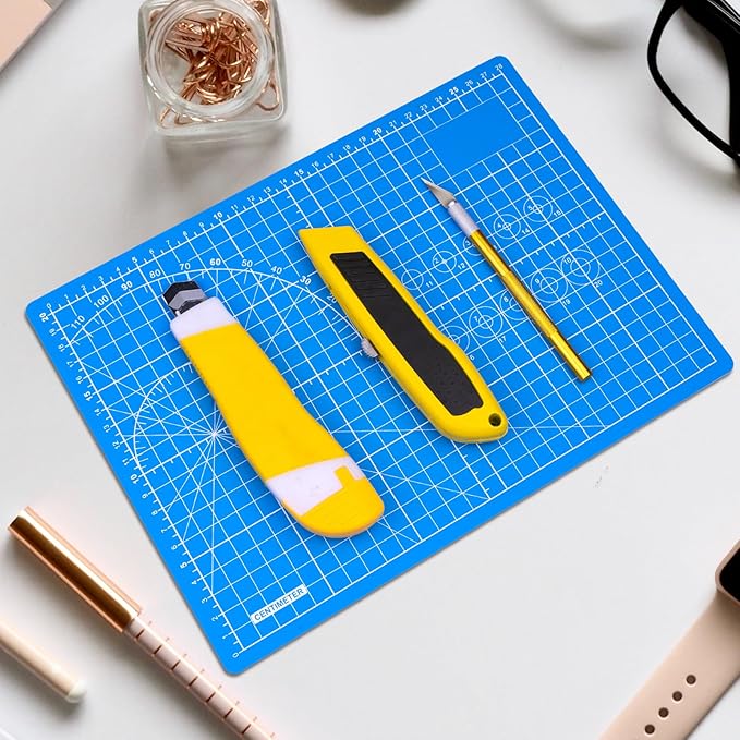 DIYSELF Cutting Mat 8in×6in, Self Healing Cutting Mat, A5 Rotary Cutting Mats for Crafts Sewing Hobby Fabric Project, 5-Ply Craft Cutting Board Double Sided, Craft Mat for Quilting