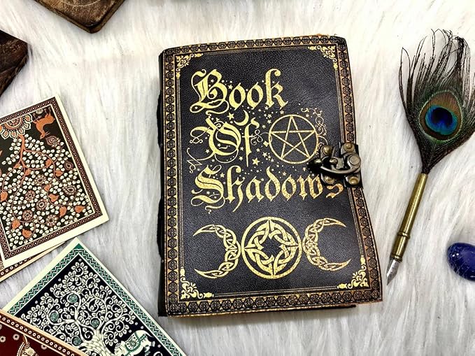 Blank Spell Book of Shadows Journal Grimoire Journal Witchcraft Supplies Witch Spell for Men & Women 200 Pages with Lock Clasp Vintage Handmade Deckle Edge Paper, Leather Sketchbook, Drawing Journal,