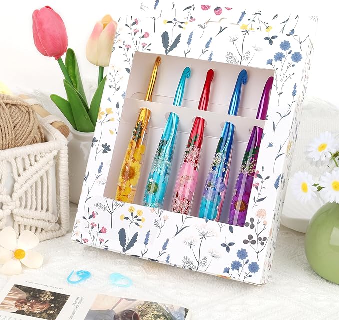 Coopay Large Crochet Hooks, 5 PCS Crochet Hook Set with Case (6mm, 7mm, 8mm, 9mm, 10mm), Floral Resin Grips - Beautiful & Ergonomic, Great for Crocheting Blankets, Dolls, Shawls, Hats, Scarves (J-N)