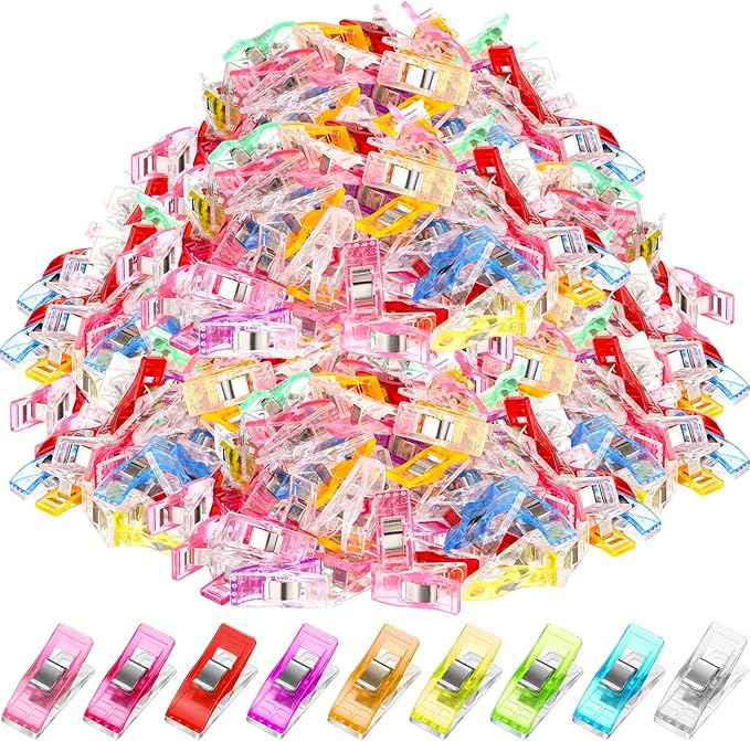 Beeveer 600 Sewing Clips Quilting Supplies Multipurpose Plastic Fabric Clips Assorted Colors for Sewing Quilting Binding Crafts