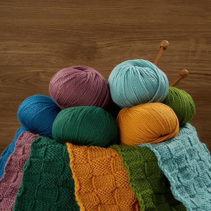 100% Merino Wool Yarn 3-Ply Luxurious and Soft Yarn for Hand Knitting & Crocheting (Grass Green,3Balls)