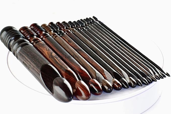 DnU Avenue Rosewood Ergonomic Crochet Hooks Set of 15-3.5 MM to 25 MM with Vintage Carved Bowl, Wooden Yarn Ergonomic Crocheting Set for Arthritic Hands, Knitting Easy Grip in Brown Color