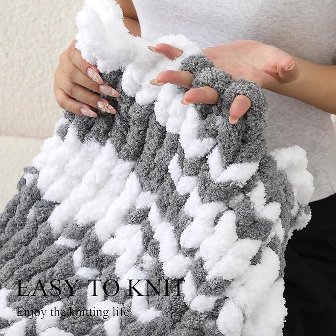 Chunky Yarn for Hand Knitting, No7 Thick Yarn, 250Grams 32Yards, Pack of 4, Perfect for Knitters and Crafters (Grayish White)
