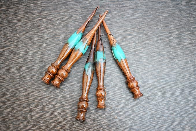 Blue Dutch Arts Wooden & Resin Crochet Hooks Set of 5 with Size:-4.5mm, 5mm, 5.5mm 6mm, 6.5mm | Ergonomic Yarn crochetting and Knitting Needles or Hook for Arthritic Hands & Soft Grip. (Peacock Blue)