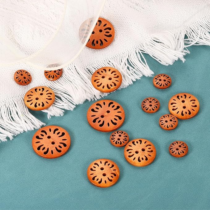 HARFINGTON 100pcs 2 Hole Flower Craft Sewing Button 15mm Handmade Wood Replacement Round Buttons for Clothing Decoration DIY Accessories, Brown