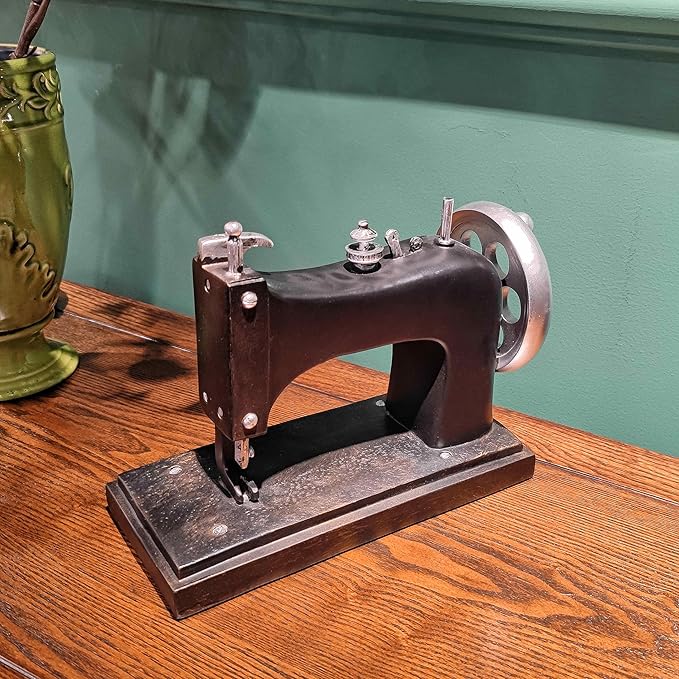 8.3''H Vintage Sewing Machine Model Figurine Retro Resin Needlework Decoration 70s 80s Nostalgic Tailor Design Antique Figurine for Clothing Shop, Café, Desk,Window Display Photography Props